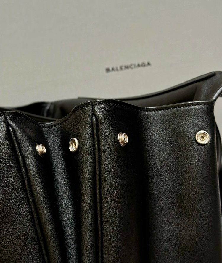 Balenciaga women's bag Rodeo calf leather handbag Kelly bag Postman bag Single shoulder armpit bag B