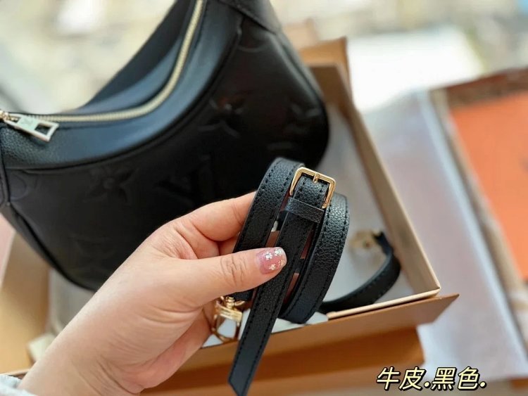 Louis Vuitton Underarm Bag Handheld Shoulder Cross Shoulder Leather Handbag | Supeerbuy Spreadsheet