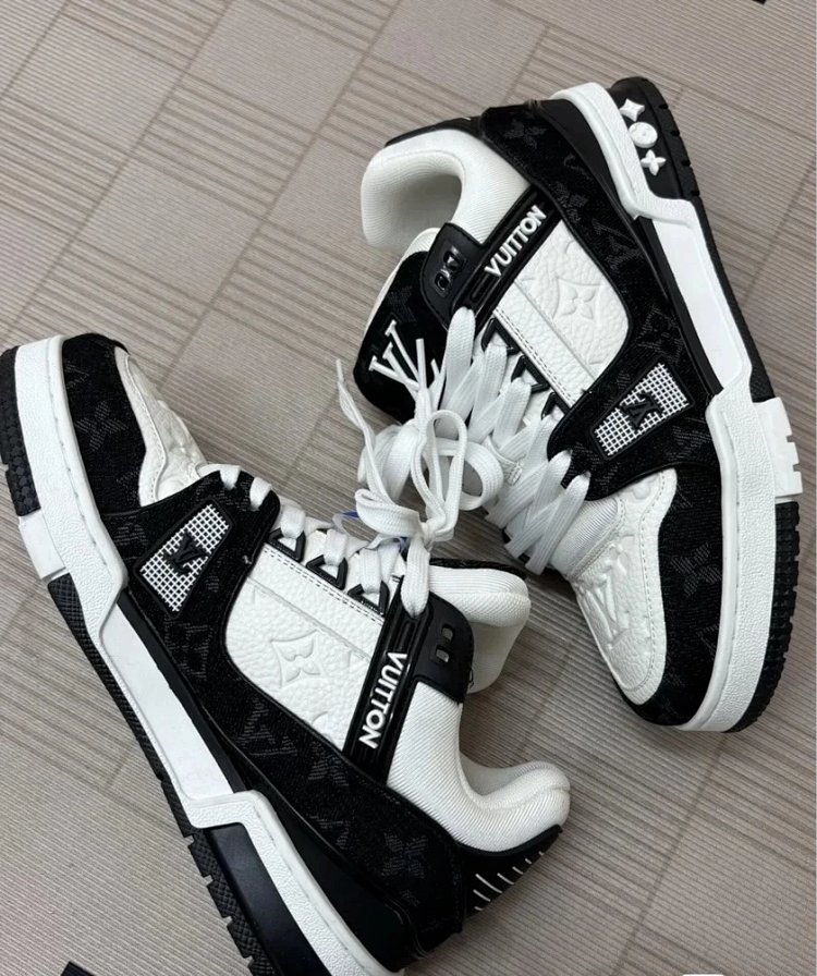 Louis Vuitton   Light luxury men's shoes, board shoes, trendy shoes, thick soled shoes, donkey low t