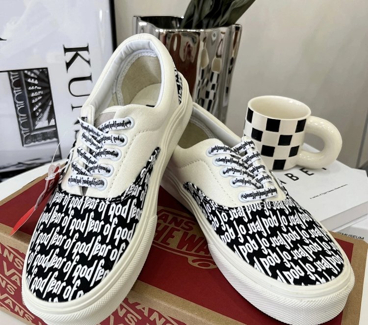 Vans board shoes, one foot low cut shoesFear of God x Vans Era 95 dx white black fog 