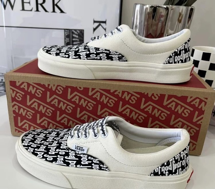 Vans board shoes, one foot low cut shoesFear of God x Vans Era 95 dx white black fog  | Supeerbuy Sp