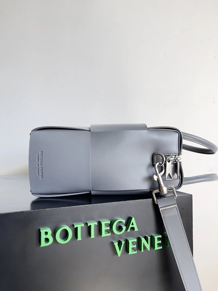 Bottega Veneta Large Grid Knitted Men's briefcase | Supeerbuy Spreadsheet