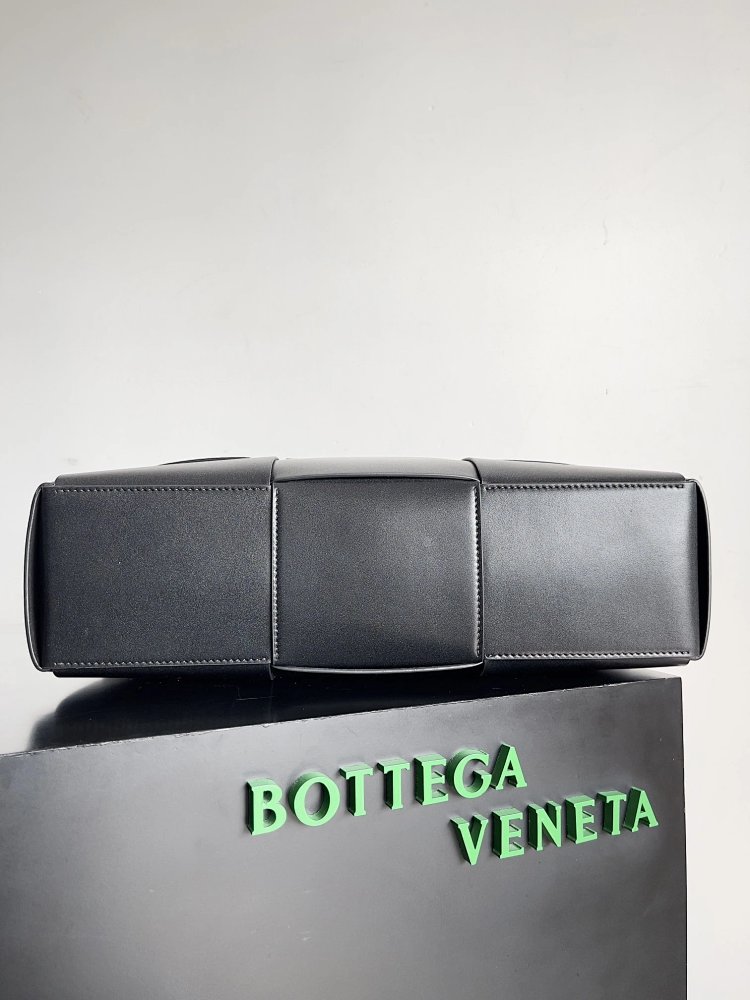 Bottega Veneta Large Grid Knitted Men's briefcase | Supeerbuy Spreadsheet