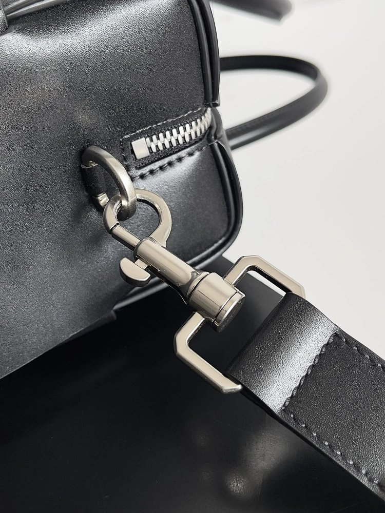 Bottega Veneta Large Grid Knitted Men's briefcase | Supeerbuy Spreadsheet