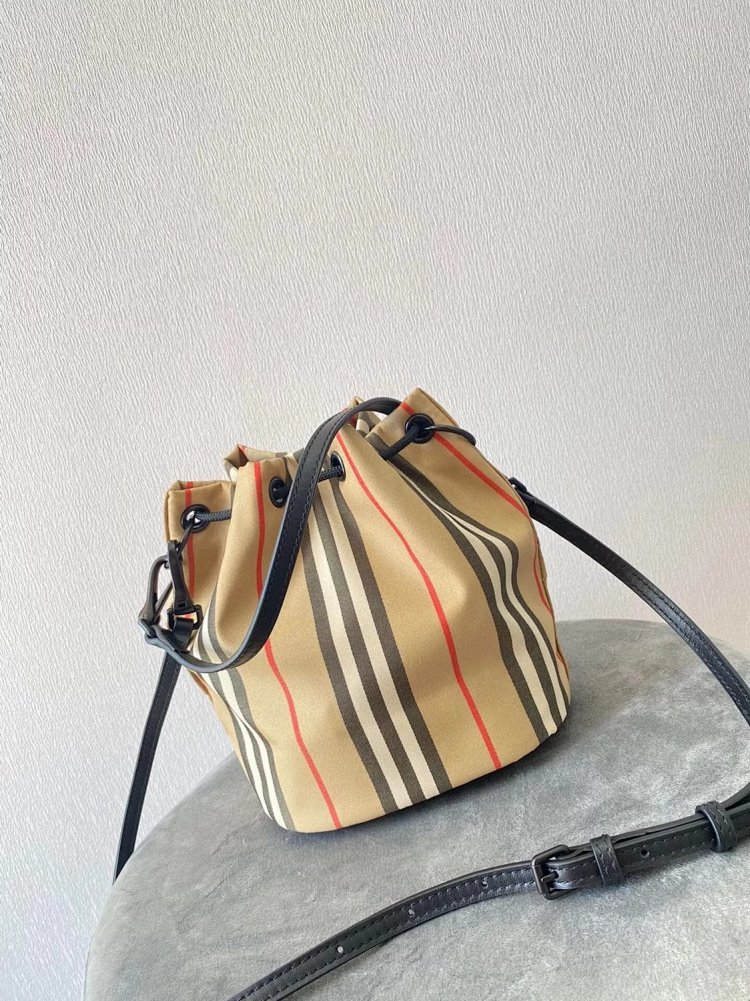 Burberry storage classic plaid canvas bucket bag drawstring bag | Supeerbuy Spreadsheet
