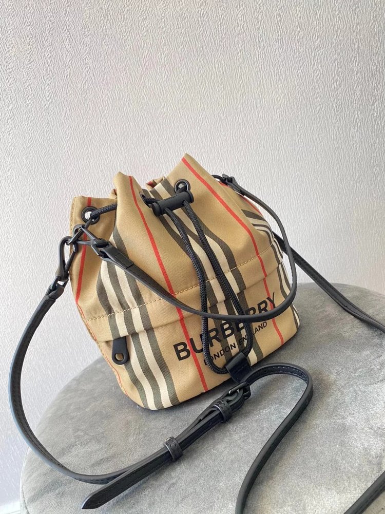 Burberry storage classic plaid canvas bucket bag drawstring bag | Supeerbuy Spreadsheet