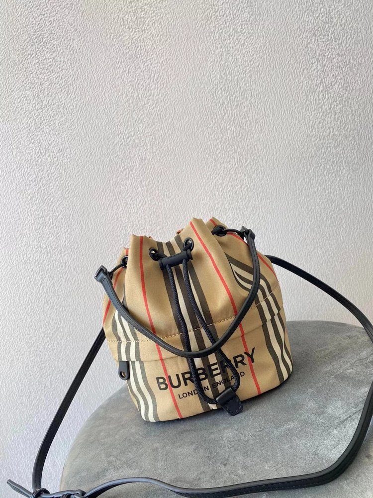Burberry storage classic plaid canvas bucket bag drawstring bag | Supeerbuy Spreadsheet