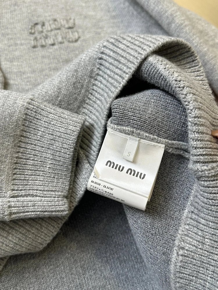 Miumiu Knitted Cardigan Trendy Sweater | Supeerbuy Spreadsheet