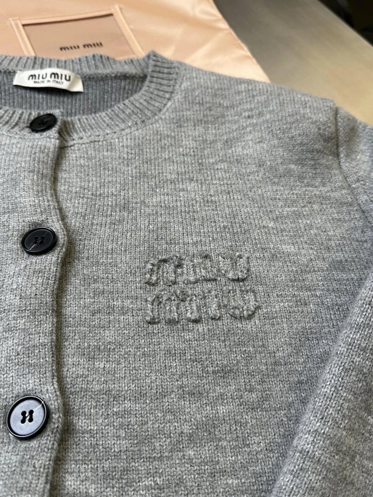 Miumiu Knitted Cardigan Trendy Sweater | Supeerbuy Spreadsheet