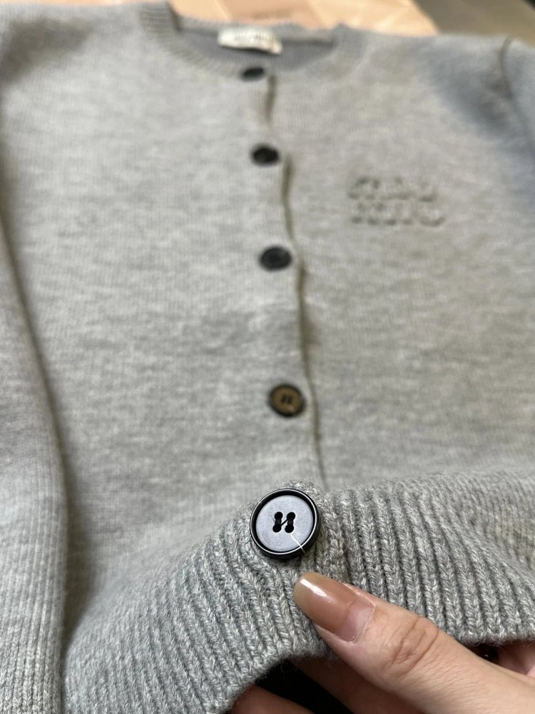 Miumiu Knitted Cardigan Trendy Sweater | Supeerbuy Spreadsheet
