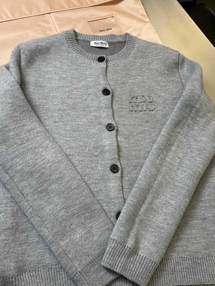 Miumiu Knitted Cardigan Trendy Sweater | Supeerbuy Spreadsheet