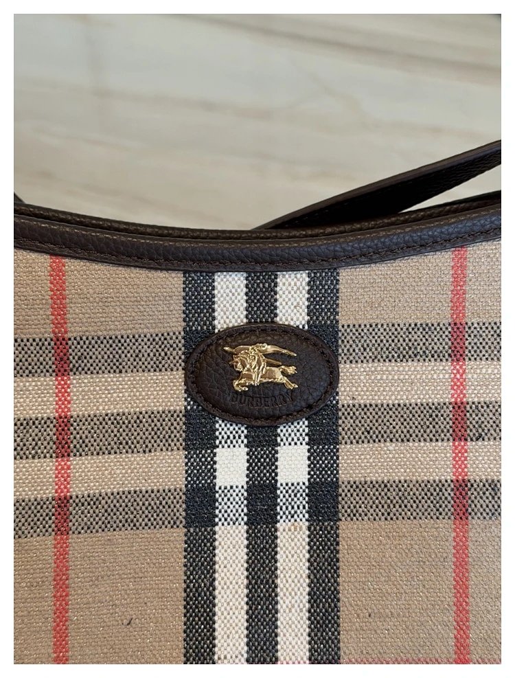 Burberry  Classic British plaid crossbody bag | Supeerbuy Spreadsheet