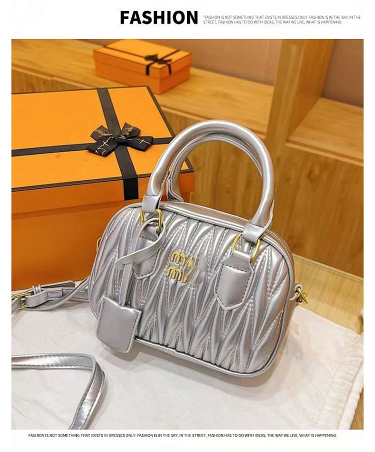 miumiu  Retro leather crossbody bag | Supeerbuy Spreadsheet