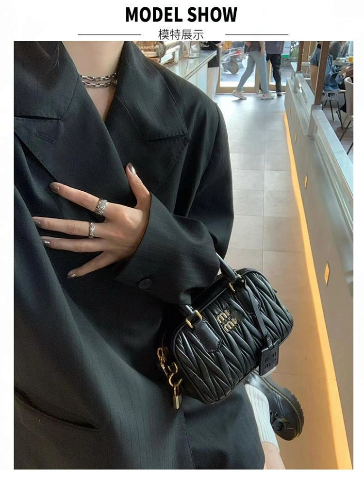 miumiu  Retro leather crossbody bag | Supeerbuy Spreadsheet
