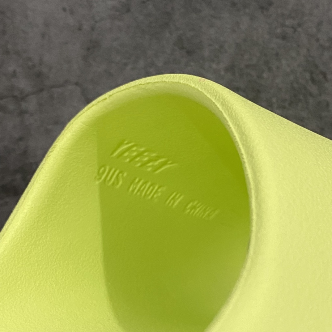 Adidas slippers T538019 | Supeerbuy Spreadsheet