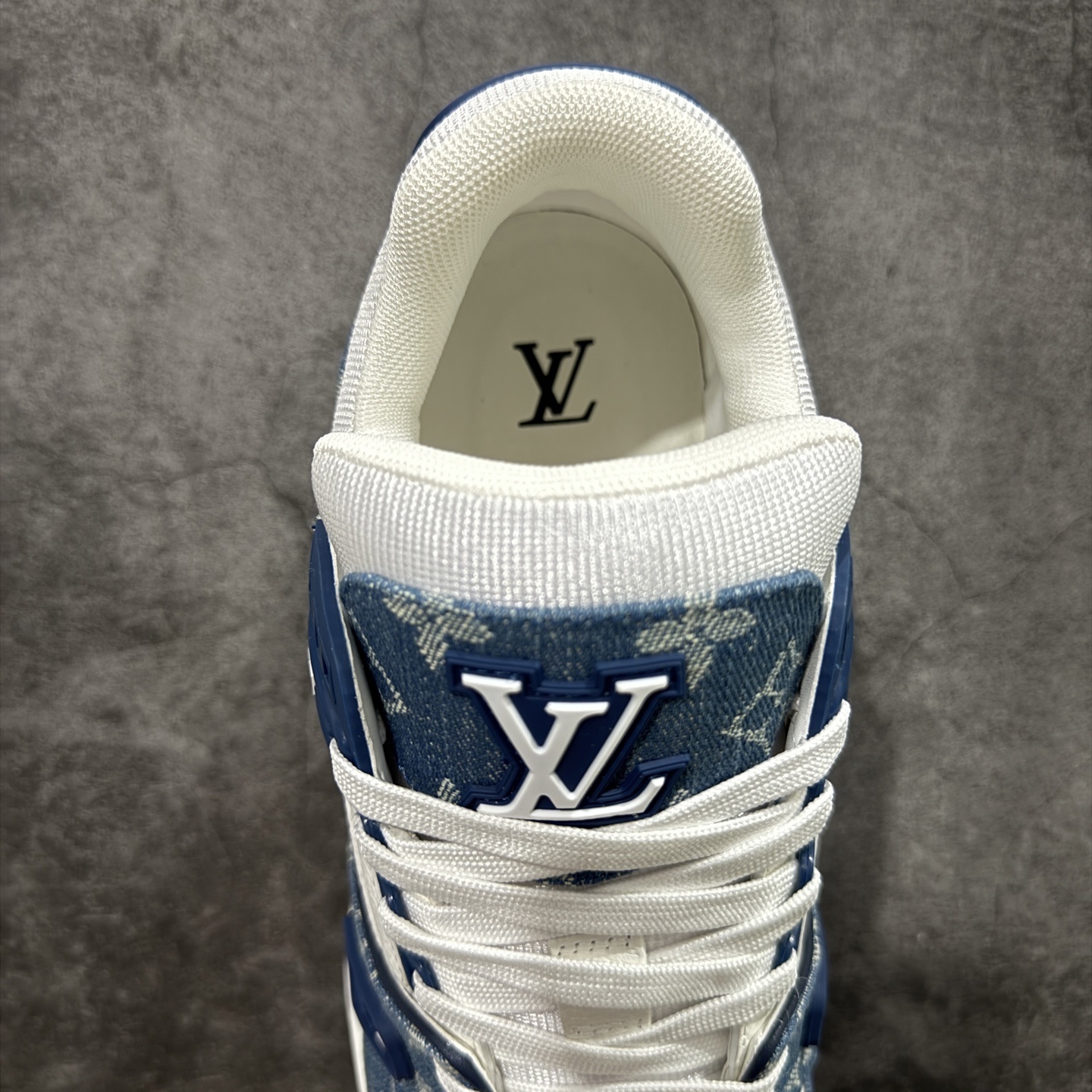 Louis Vuitton  Trainer Sneaker T538001 | Supeerbuy Spreadsheet