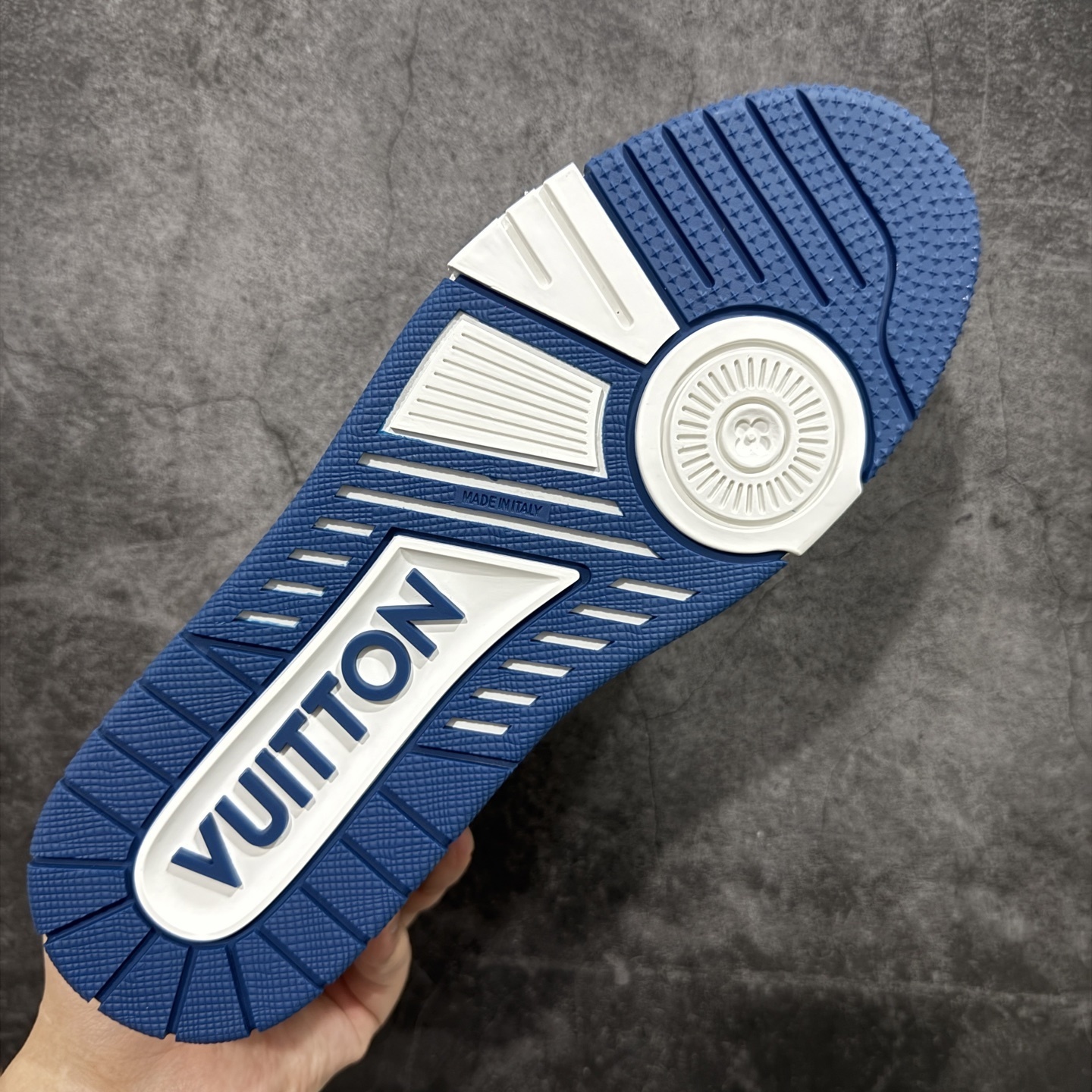 Louis Vuitton  Trainer Sneaker T538001 | Supeerbuy Spreadsheet
