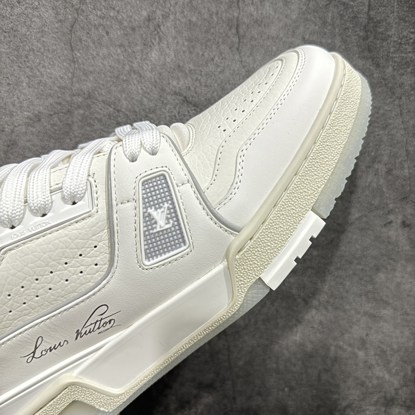 Louis Vuitton  Trainer Sneaker T538002 | Supeerbuy Spreadsheet