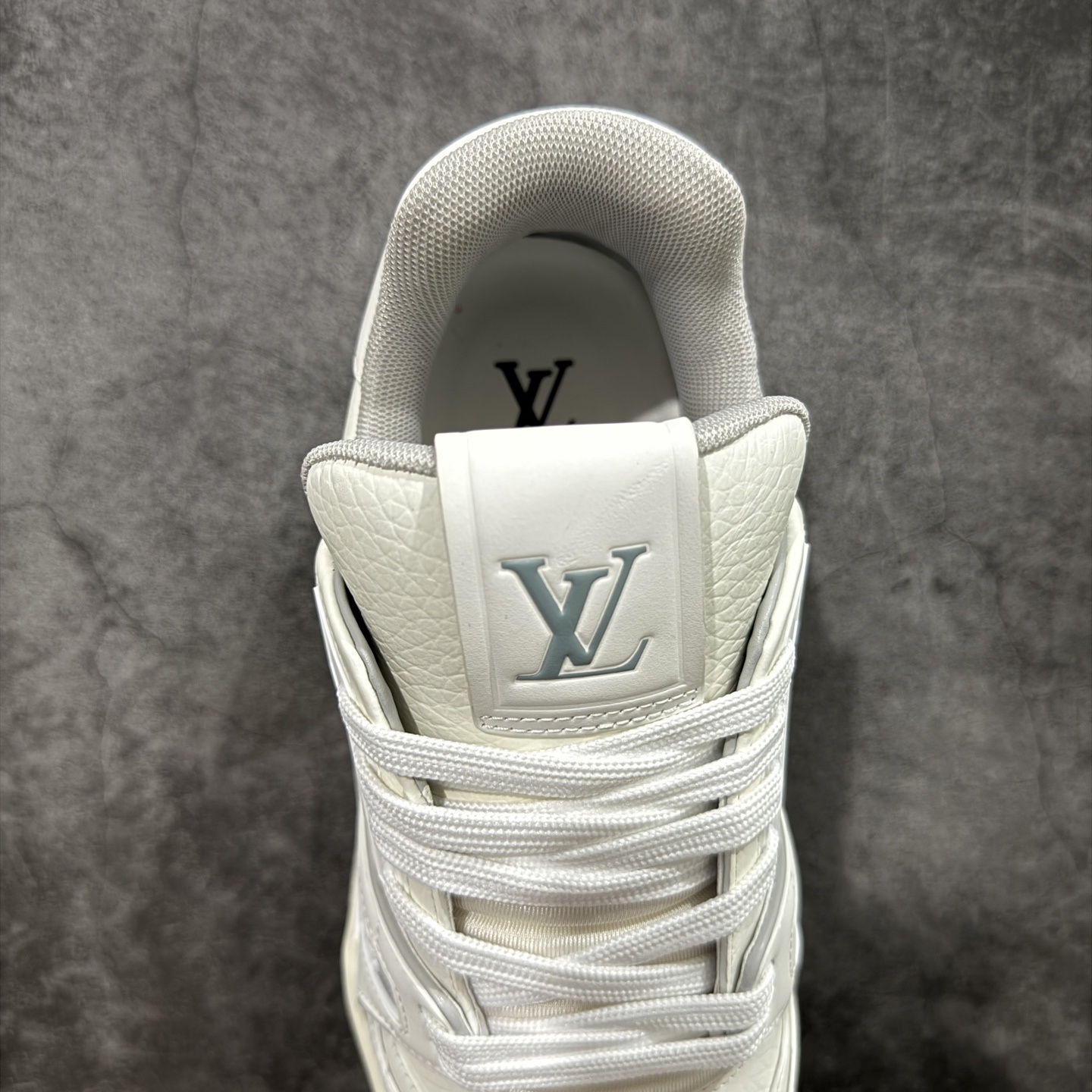 Louis Vuitton  Trainer Sneaker T538002 | Supeerbuy Spreadsheet