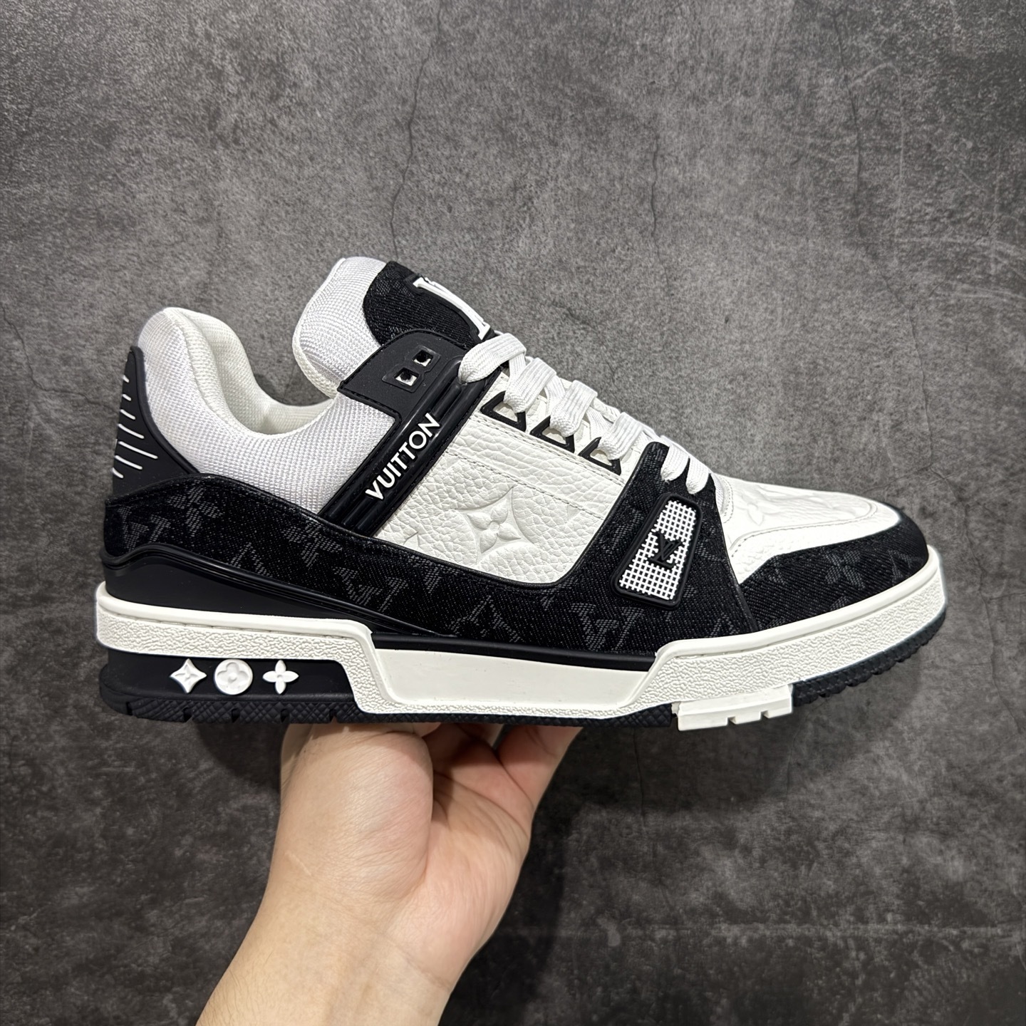 Louis Vuitton  Trainer Sneaker T538004 | Supeerbuy Spreadsheet