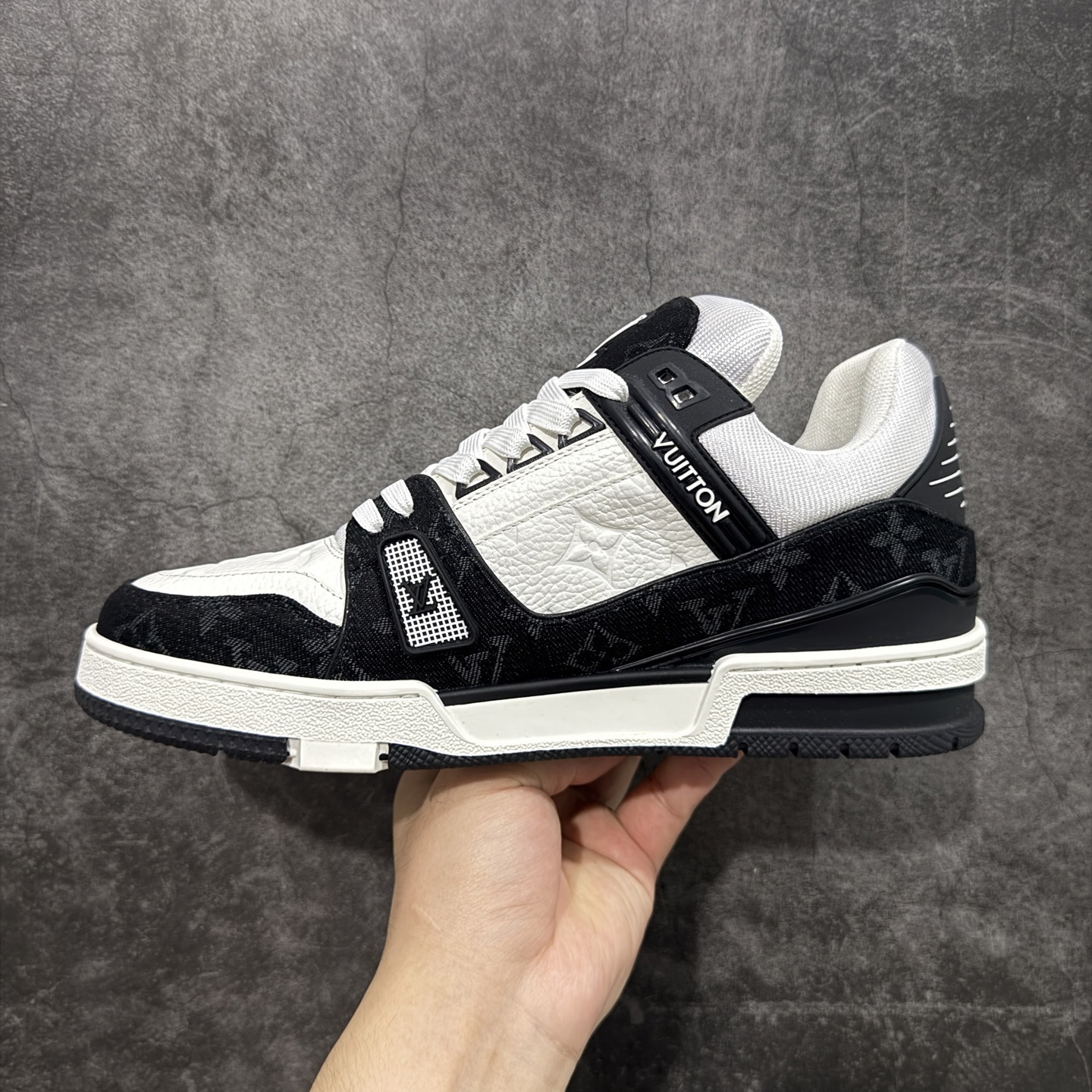 Louis Vuitton  Trainer Sneaker T538004 | Supeerbuy Spreadsheet