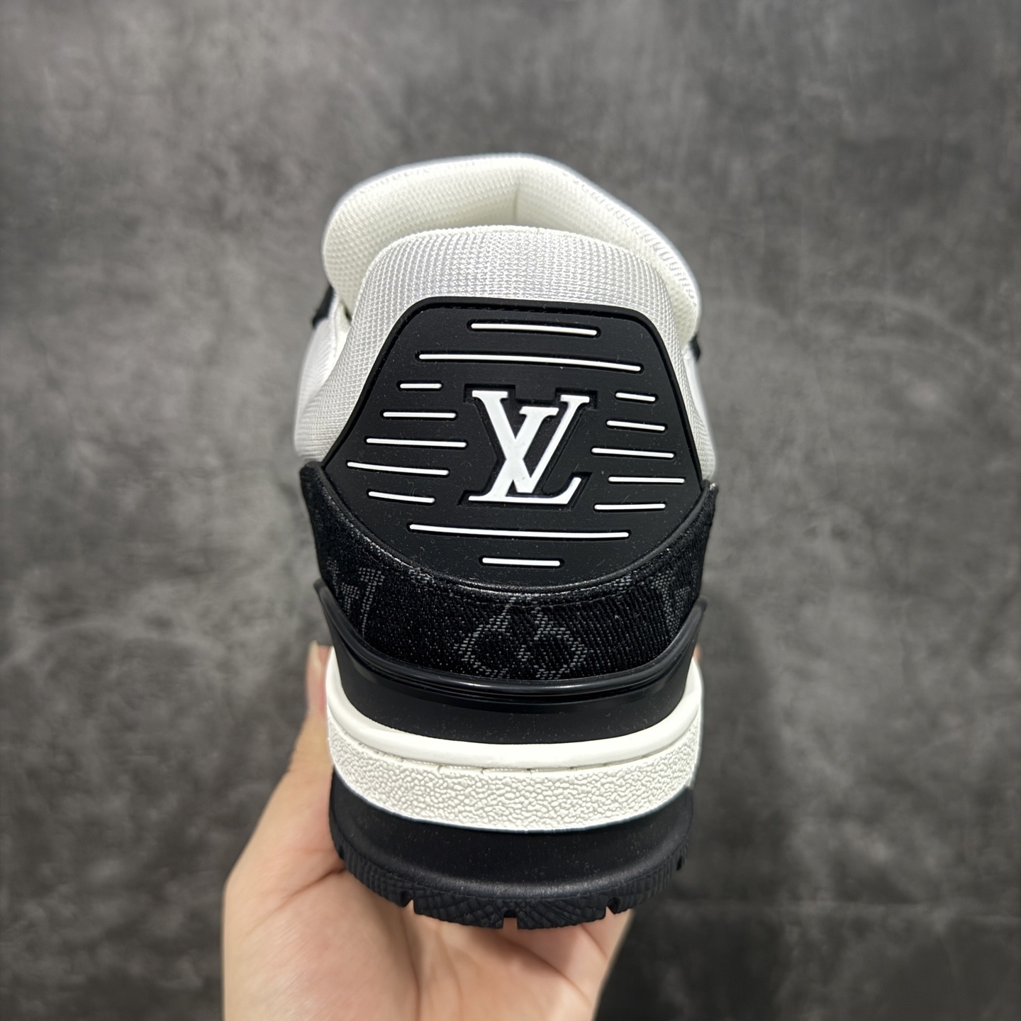 Louis Vuitton  Trainer Sneaker T538004 | Supeerbuy Spreadsheet