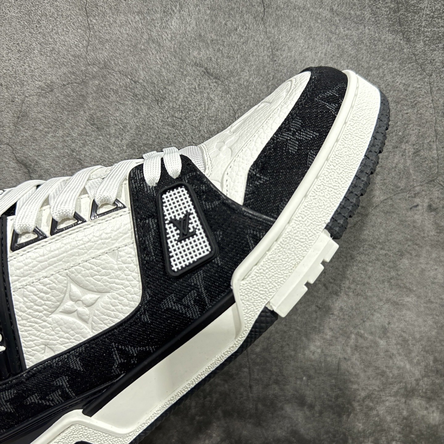 Louis Vuitton  Trainer Sneaker T538004 | Supeerbuy Spreadsheet