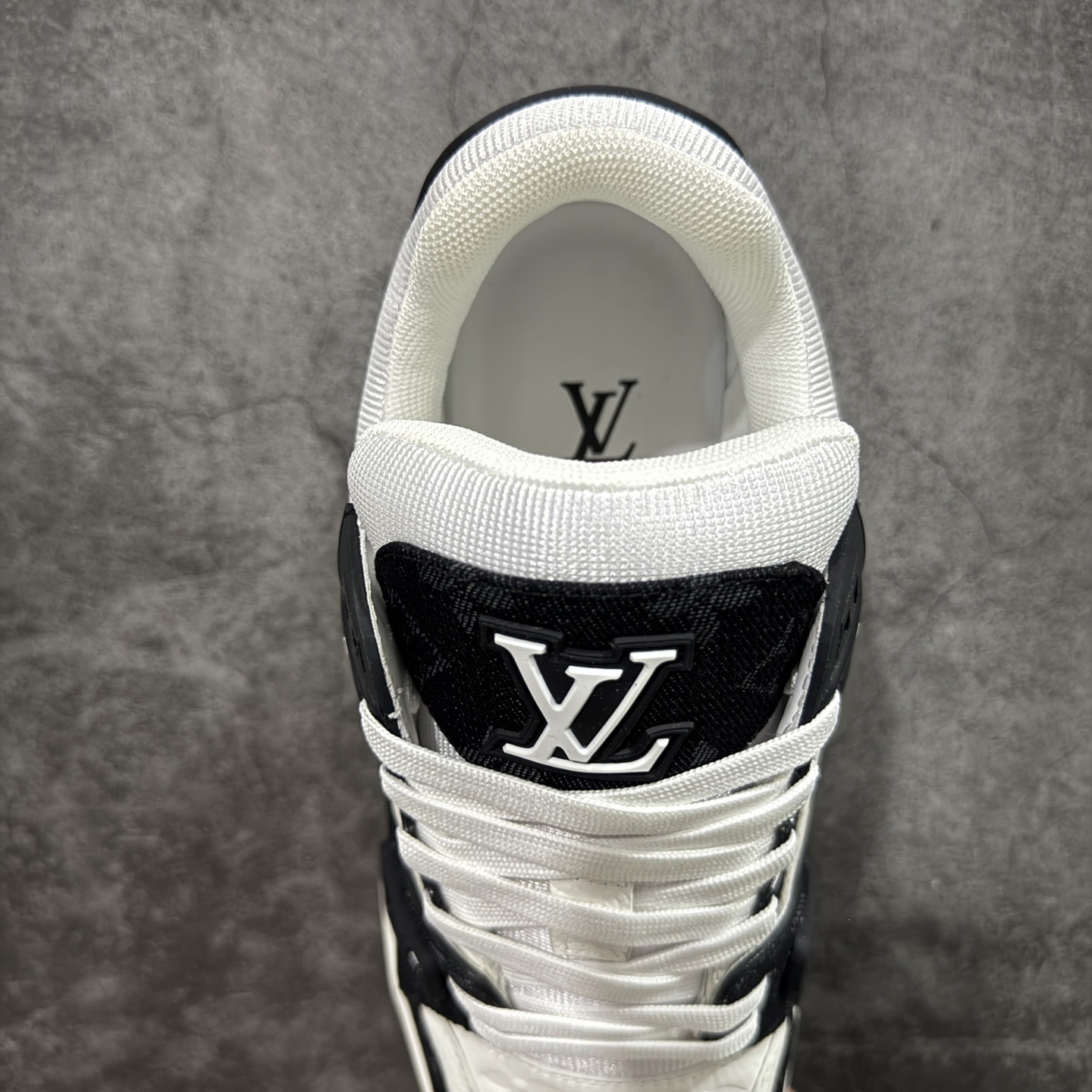 Louis Vuitton  Trainer Sneaker T538004 | Supeerbuy Spreadsheet