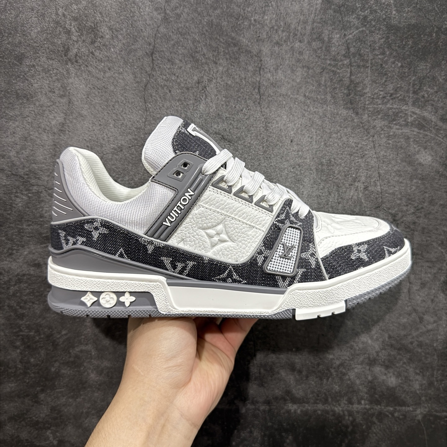 Louis Vuitton  Trainer Sneaker T538003 | Supeerbuy Spreadsheet