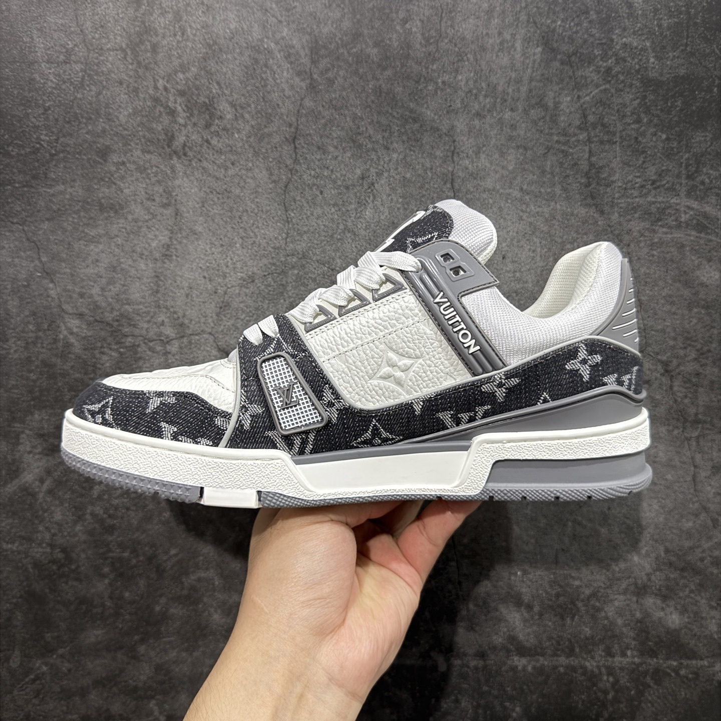 Louis Vuitton  Trainer Sneaker T538003 | Supeerbuy Spreadsheet