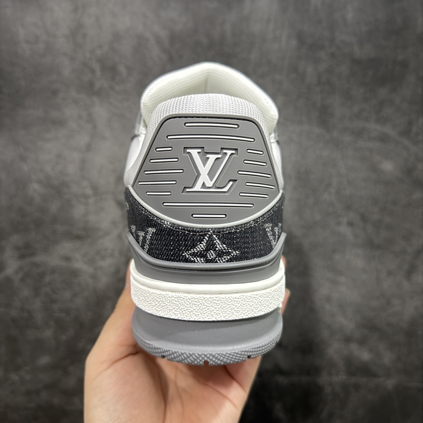 Louis Vuitton  Trainer Sneaker T538003 | Supeerbuy Spreadsheet