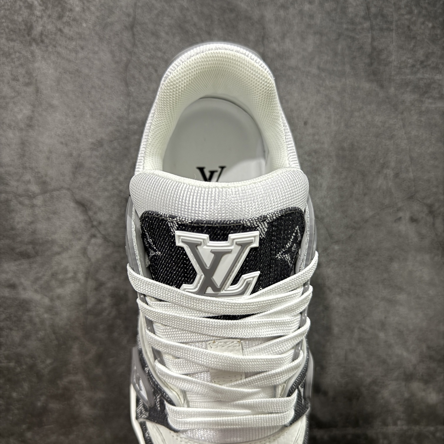 Louis Vuitton  Trainer Sneaker T538003 | Supeerbuy Spreadsheet