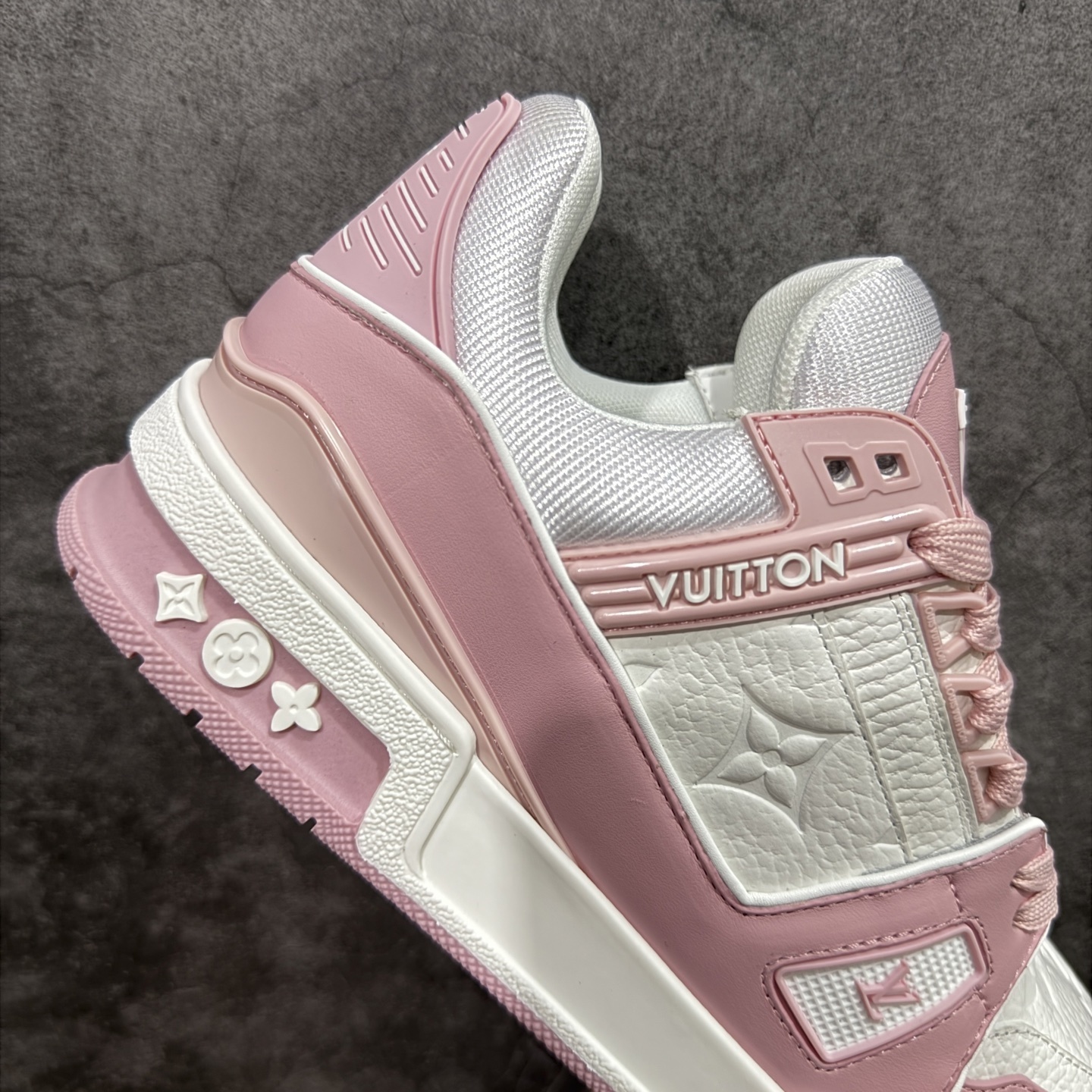 Louis Vuitton  Trainer Sneaker T538005 | Supeerbuy Spreadsheet