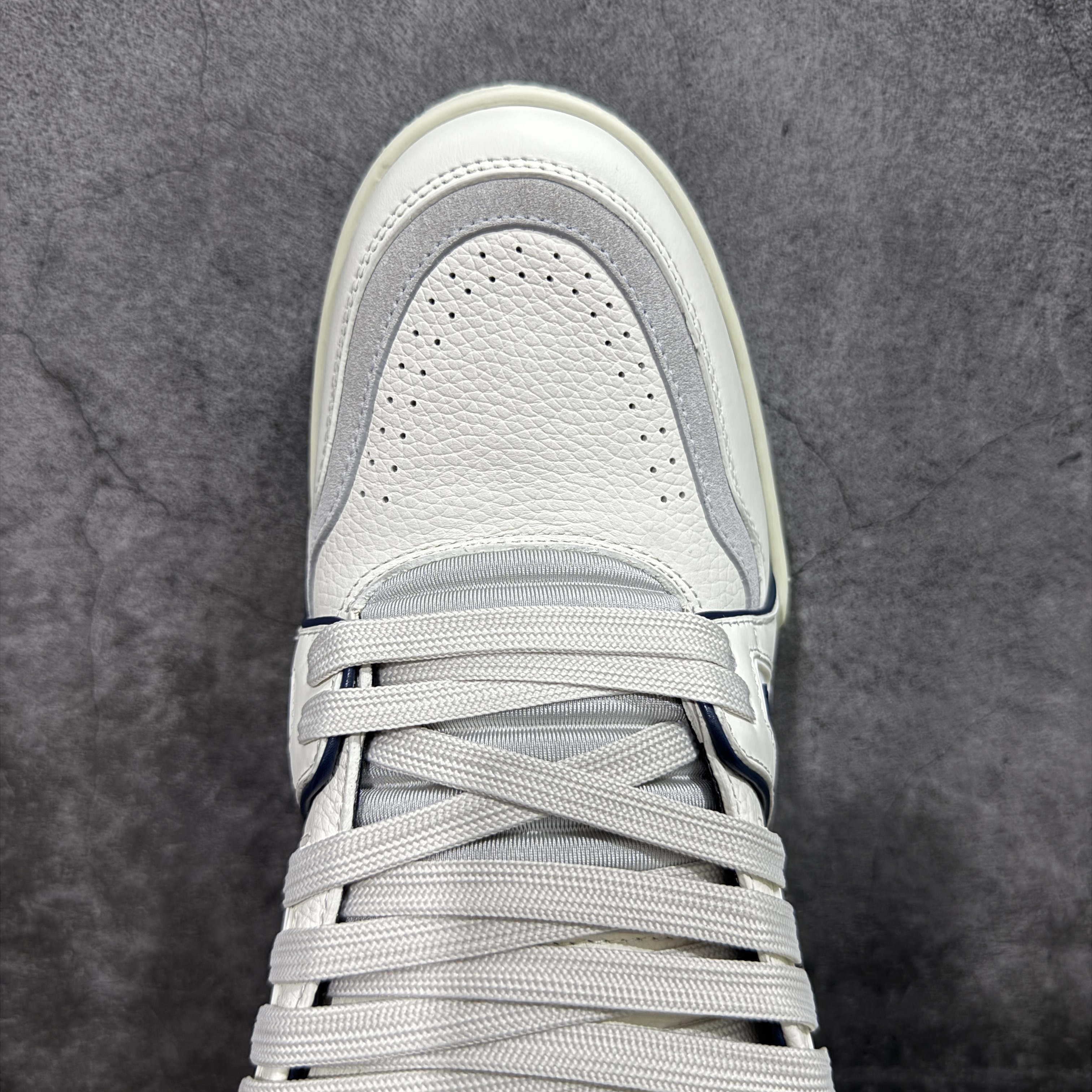 Louis Vuitton  Trainer Sneaker T538006 | Supeerbuy Spreadsheet