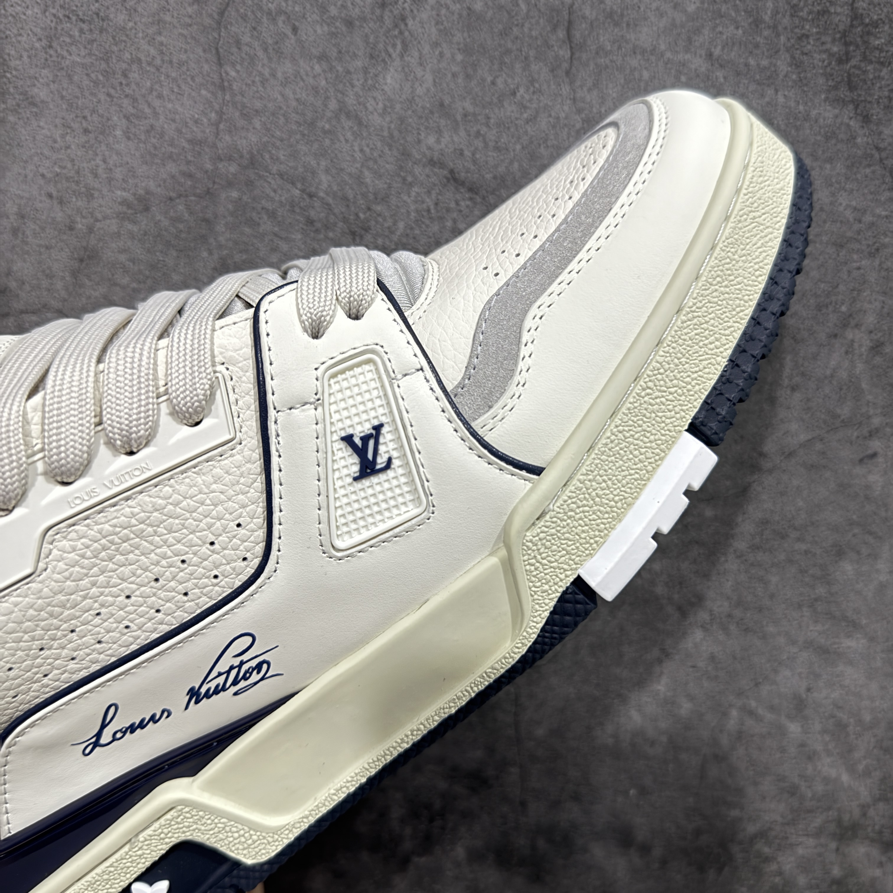 Louis Vuitton  Trainer Sneaker T538006 | Supeerbuy Spreadsheet