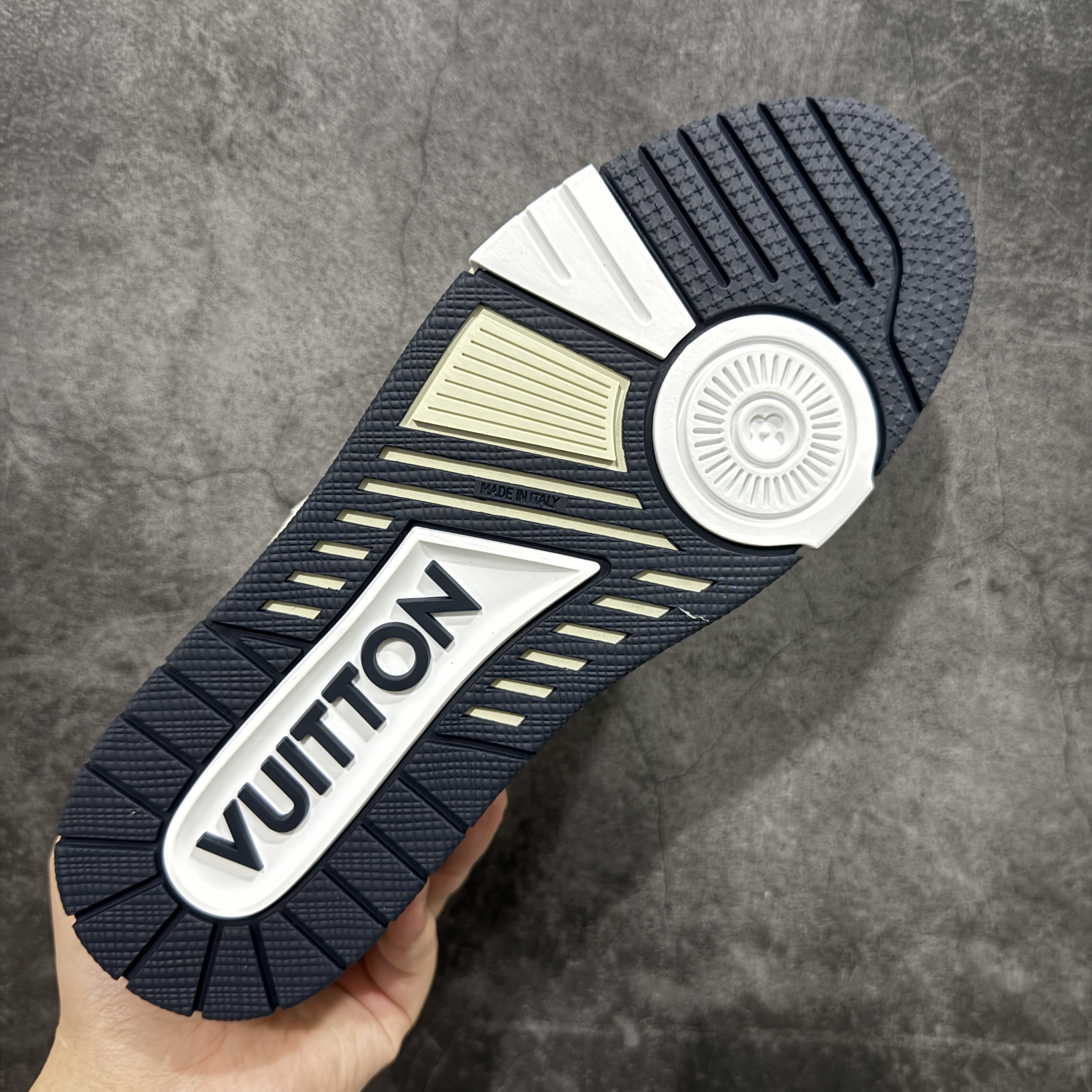 Louis Vuitton  Trainer Sneaker T538006 | Supeerbuy Spreadsheet