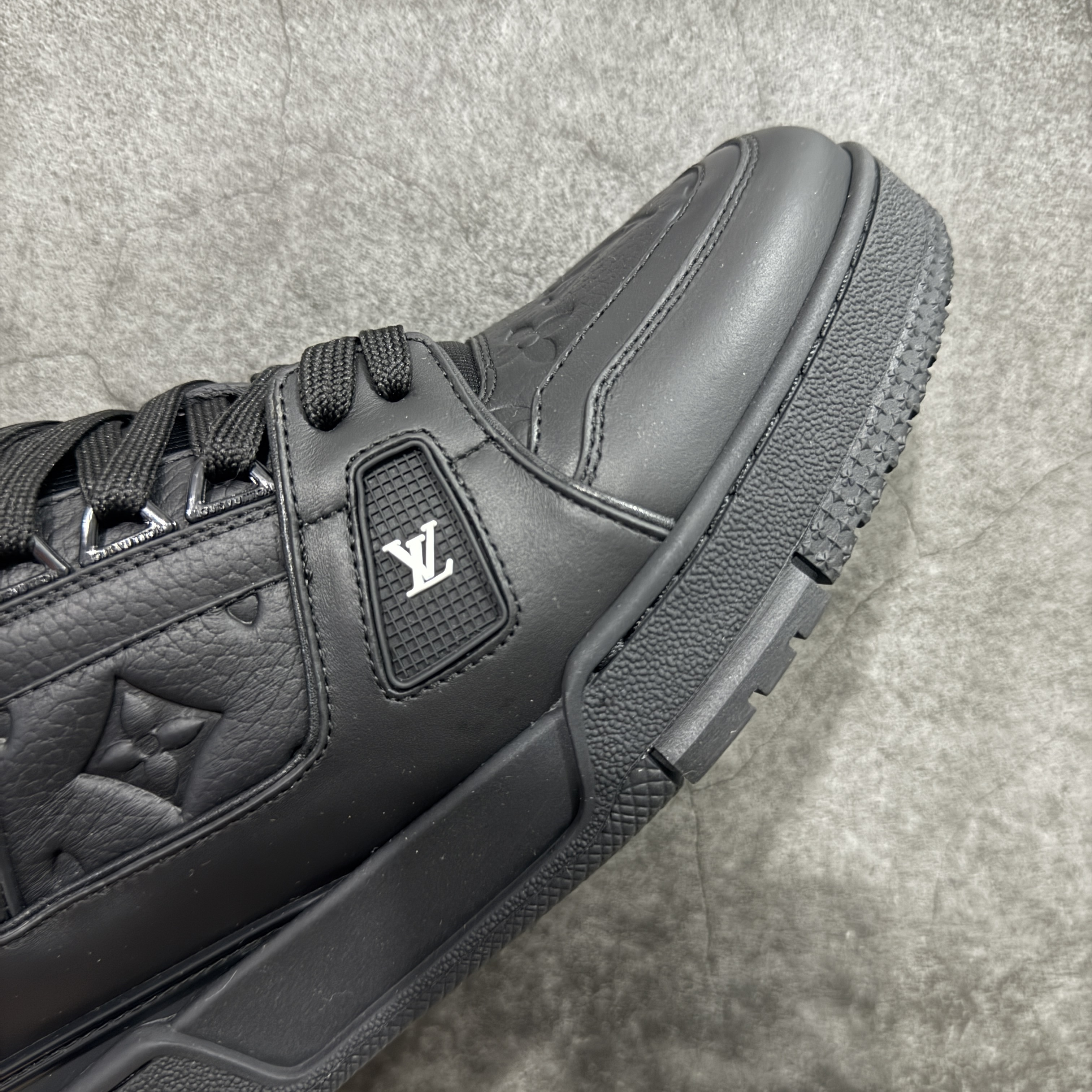 Louis Vuitton  Trainer Sneaker T538007 | Supeerbuy Spreadsheet