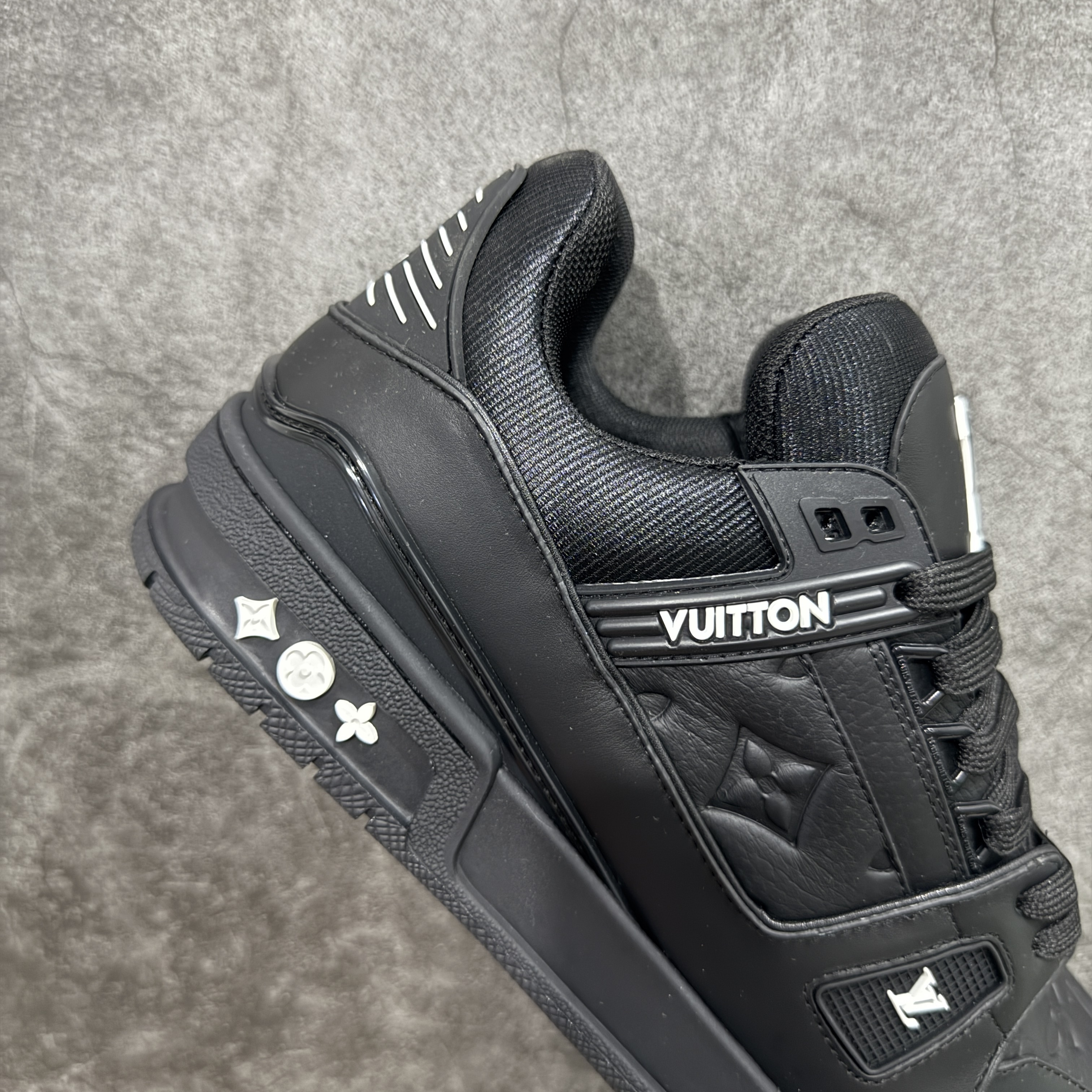 Louis Vuitton  Trainer Sneaker T538007 | Supeerbuy Spreadsheet