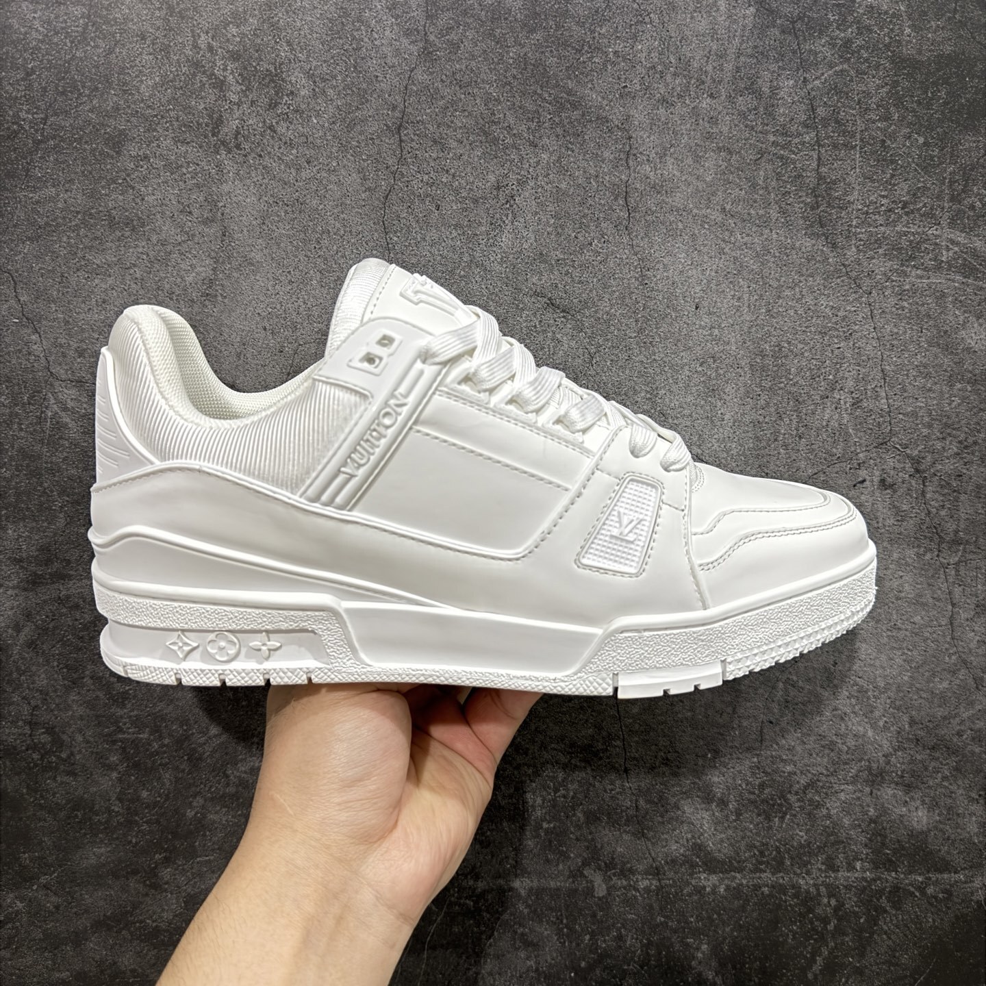 Louis Vuitton Trainer Sneaker T538008 | Supeerbuy Spreadsheet