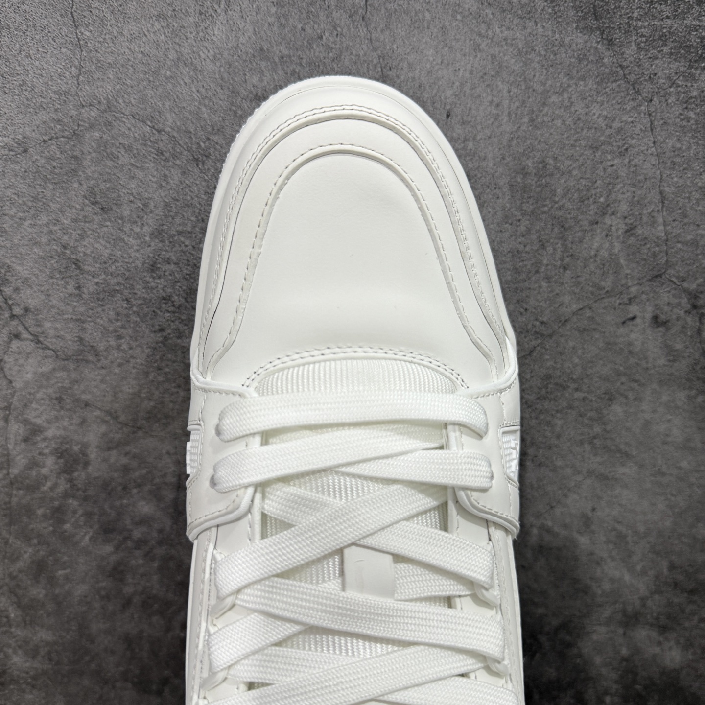 Louis Vuitton Trainer Sneaker T538008 | Supeerbuy Spreadsheet