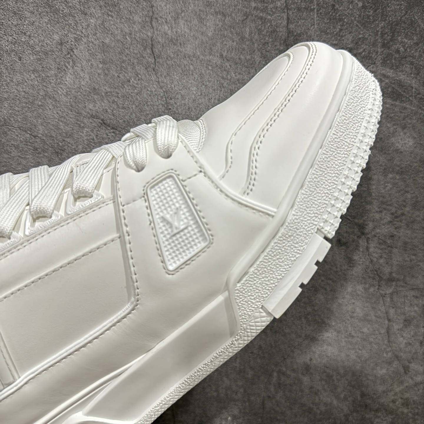 Louis Vuitton Trainer Sneaker T538008 | Supeerbuy Spreadsheet