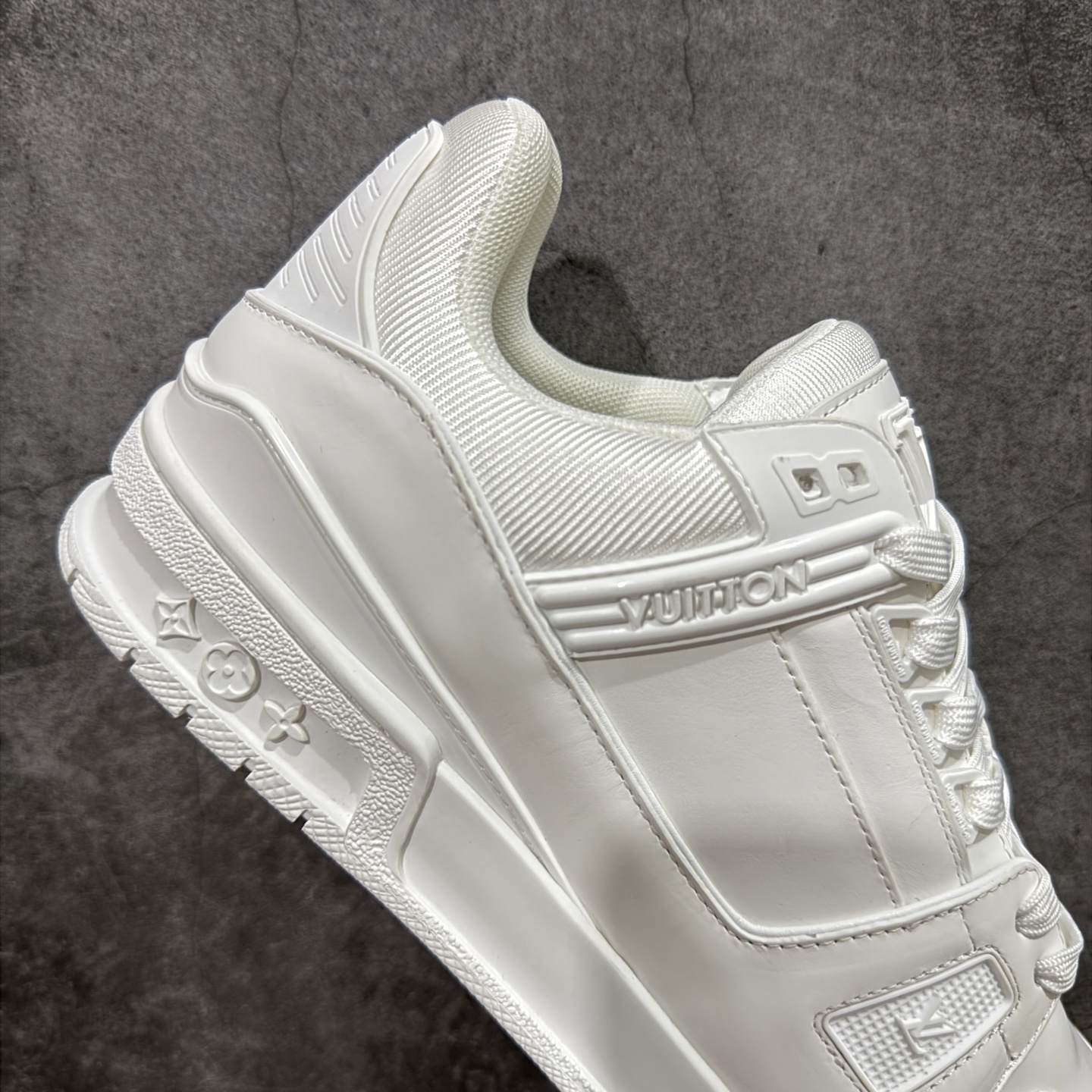 Louis Vuitton Trainer Sneaker T538008 | Supeerbuy Spreadsheet