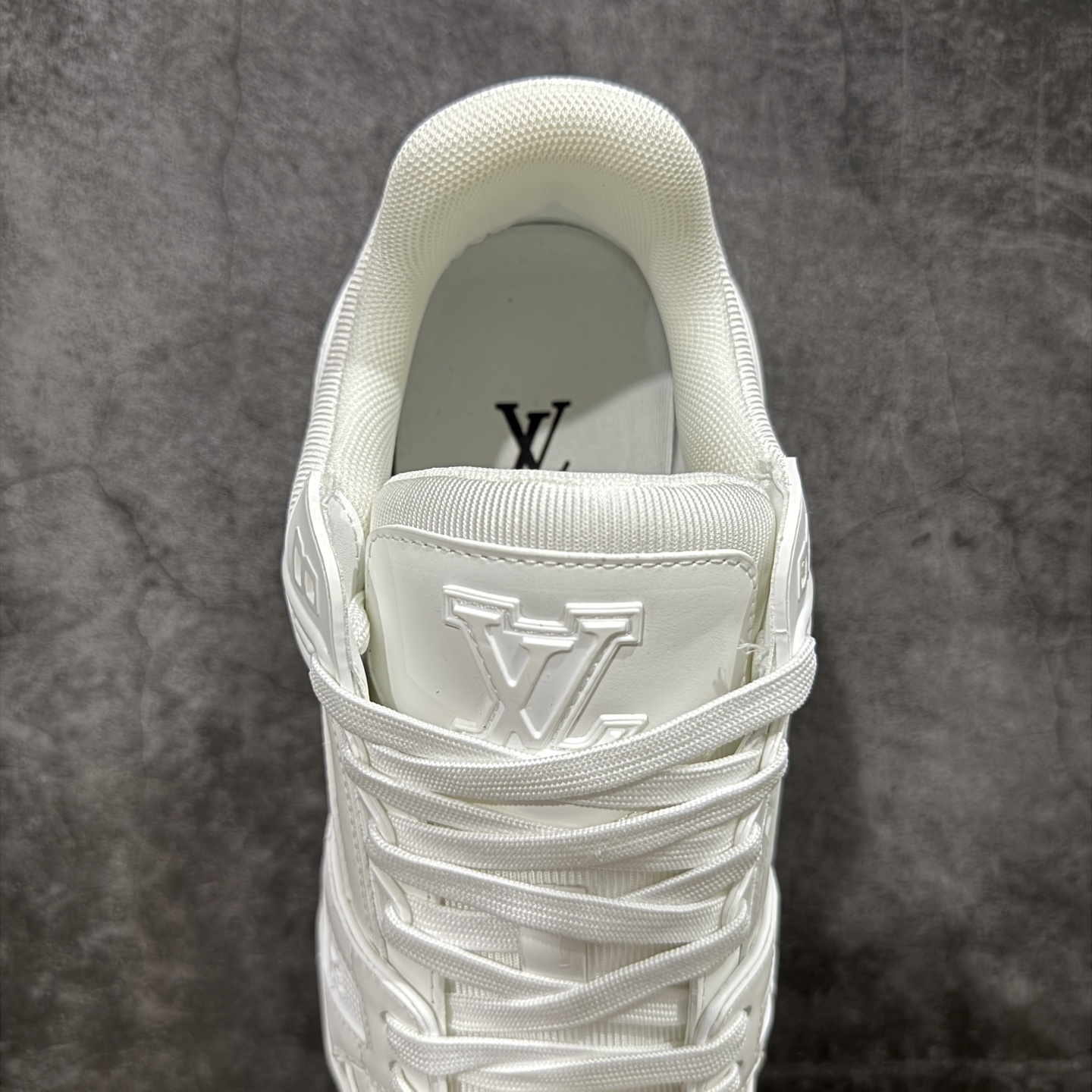 Louis Vuitton Trainer Sneaker T538008 | Supeerbuy Spreadsheet