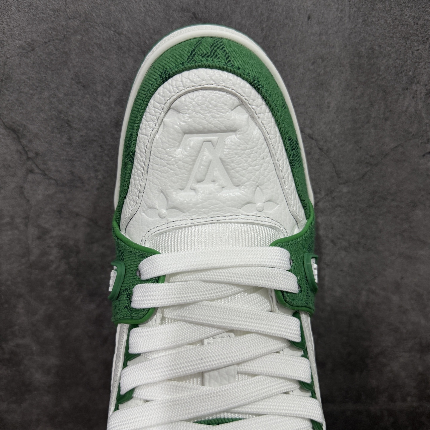 Louis Vuitton Trainer Sneaker T538009 | Supeerbuy Spreadsheet