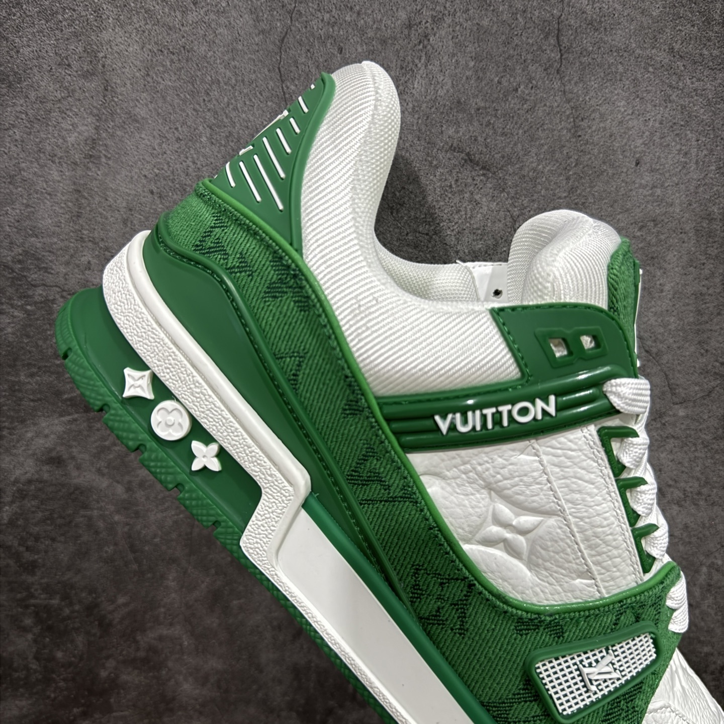 Louis Vuitton Trainer Sneaker T538009 | Supeerbuy Spreadsheet