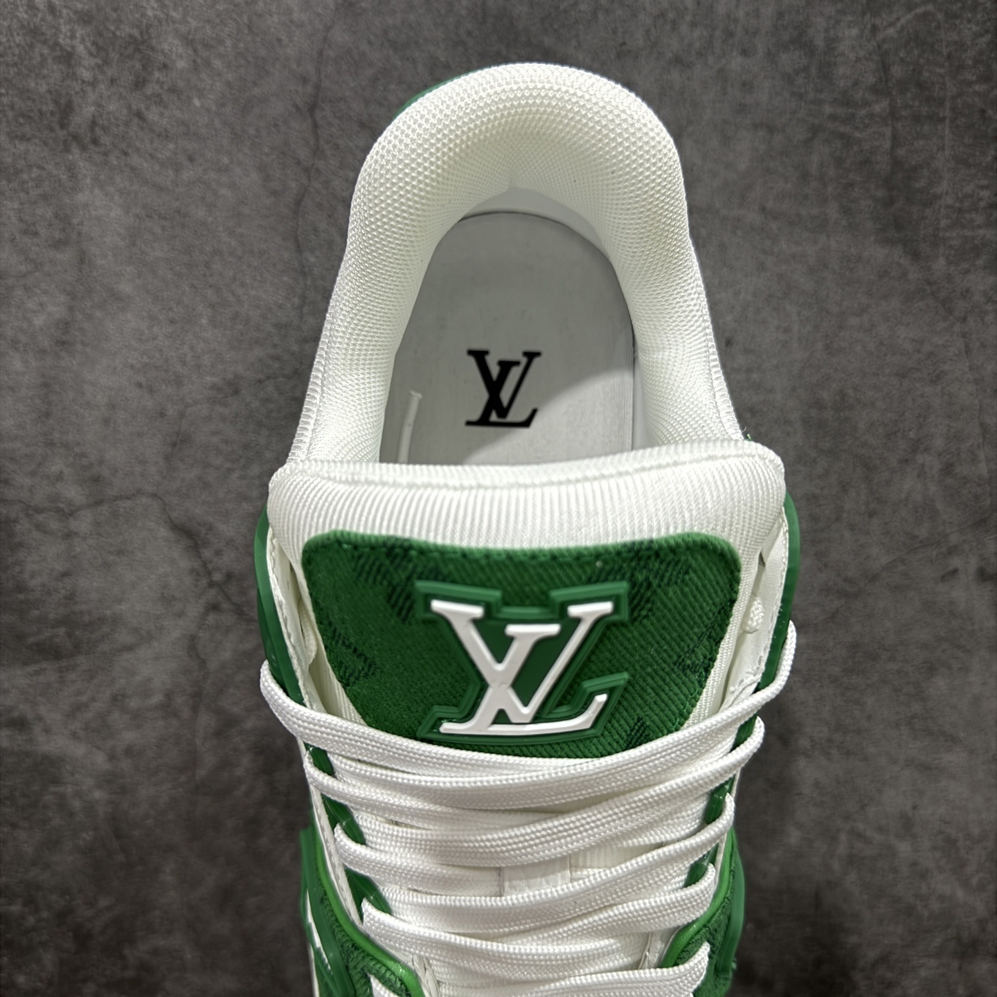 Louis Vuitton Trainer Sneaker T538009 | Supeerbuy Spreadsheet