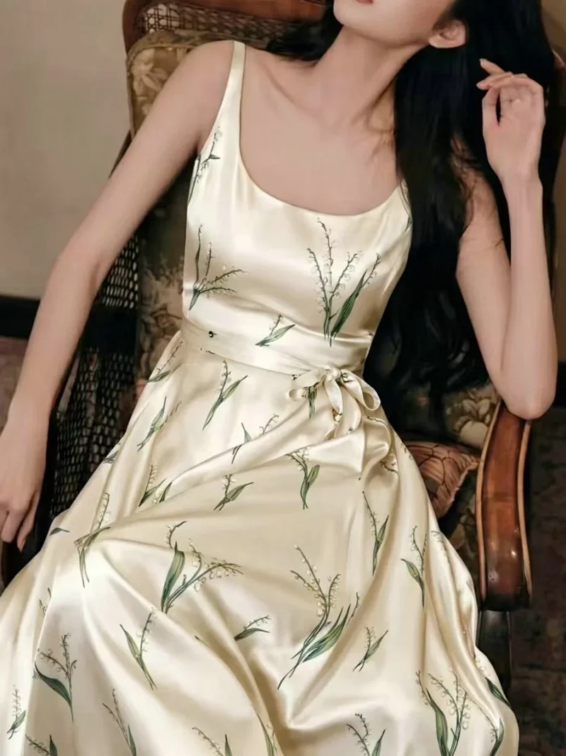 skirrt  Summer new product French retro lily of the valley print suspender skirt | Supeerbuy Spreads