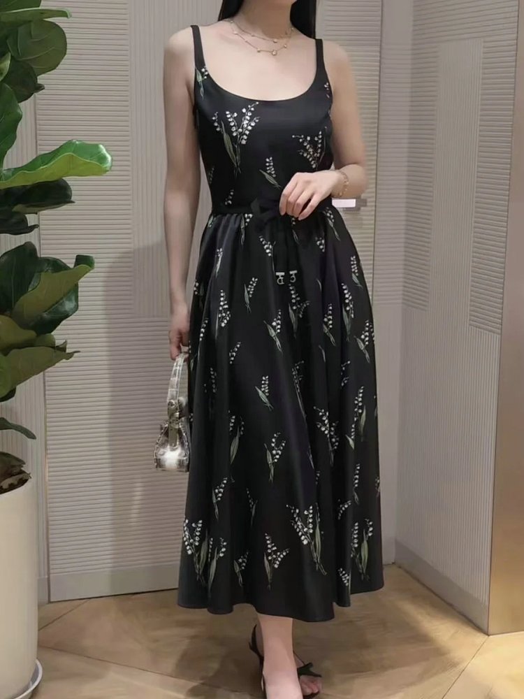 skirrt  Summer new product French retro lily of the valley print suspender skirt | Supeerbuy Spreads