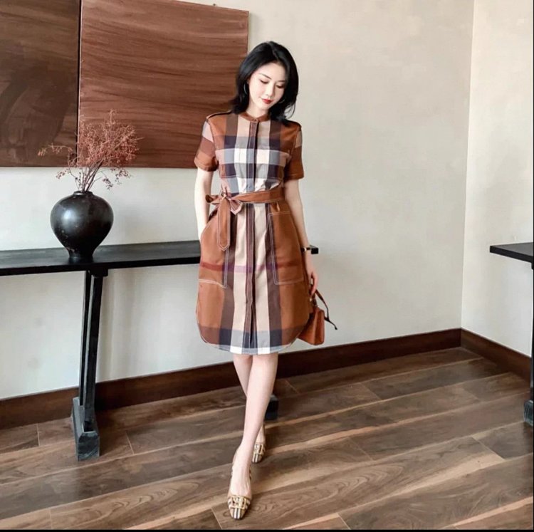 Burberry  British style casual mid length shirt skirt with floral patterns | Supeerbuy Spreadsheet
